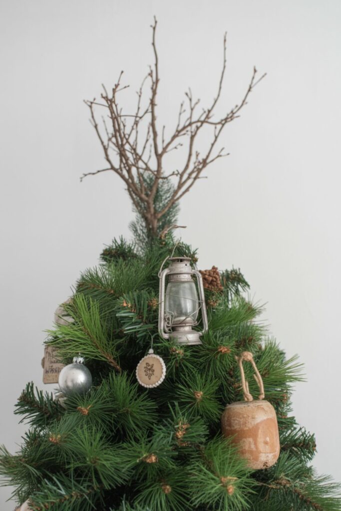 30+ Christmas Tree Topper Ideas for a Stunning Holiday Look 4 Unique and Unconventional Topper Ideas